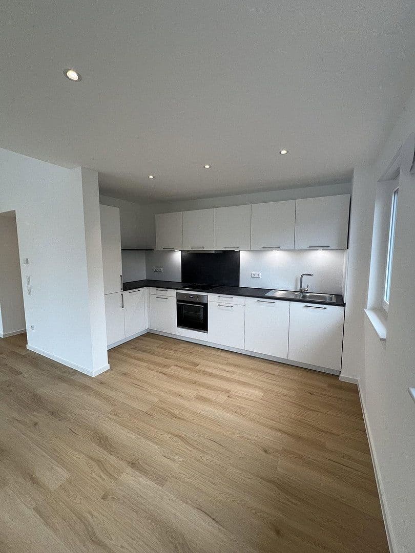 Pronájem bytu 3+1 74 m², Baden-Baden, Bádensko-Württembersko Pronájem bytu 3+1 74 m², Baden-Baden, Bádensko-Württembersko