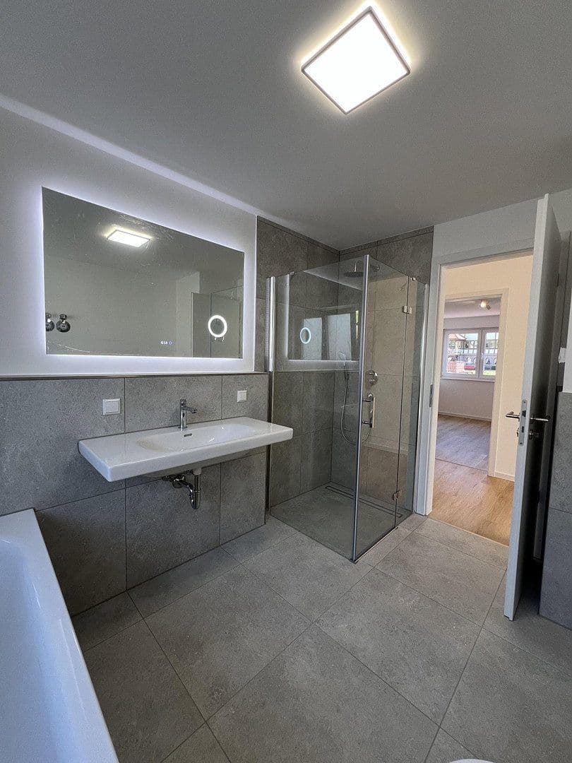 Pronájem bytu 3+1 74 m², Baden-Baden, Bádensko-Württembersko Pronájem bytu 3+1 74 m², Baden-Baden, Bádensko-Württembersko