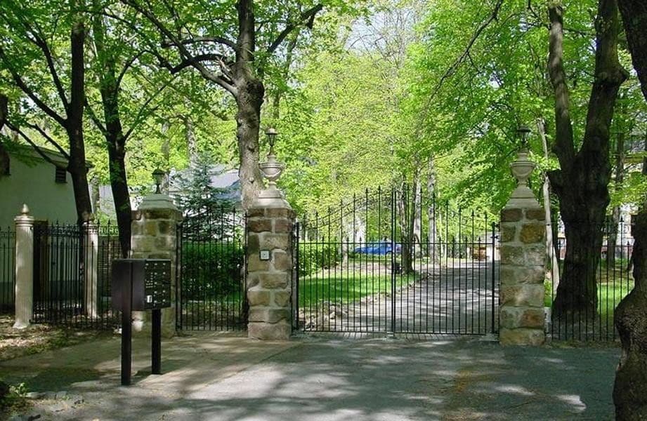 Pronájem bytu 4+kk 210 m², Bennewitz, Sasko Pronájem bytu 4+kk 210 m², Bennewitz, Sasko