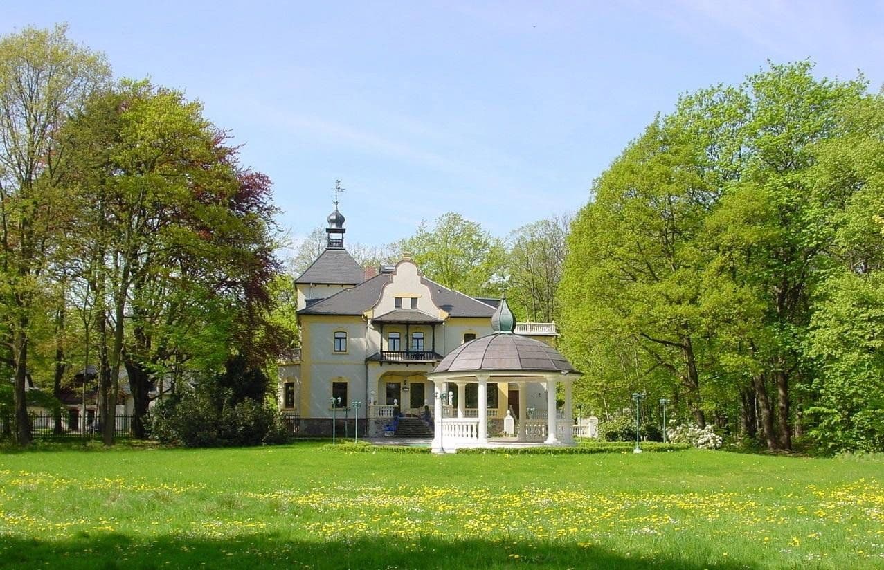 Pronájem bytu 4+kk 210 m², Bennewitz, Sasko Pronájem bytu 4+kk 210 m², Bennewitz, Sasko