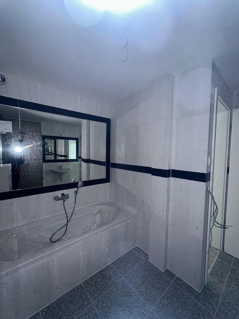 Pronájem bytu 4+1 190 m², Rauschener Allee 4, Berlin, Berlín Pronájem bytu 4+1 190 m², Rauschener Allee 4, Berlin, Berlín