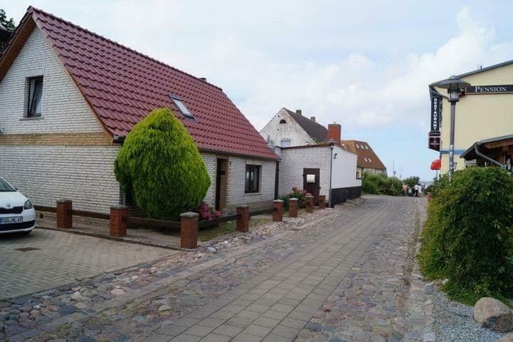 Prodej domu 120 m², pozemek 250 m², Bahnhofstraße 2, Wiek auf Rügen, Mecklenburg-Vorpommern Prodej domu 120 m², pozemek 250 m², Bahnhofstraße 2, Wiek auf Rügen, Mecklenburg-Vorpommern