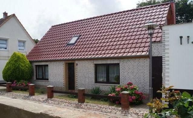 Prodej domu 120 m², pozemek 250 m², Bahnhofstraße 2, Wiek auf Rügen, Mecklenburg-Vorpommern Prodej domu 120 m², pozemek 250 m², Bahnhofstraße 2, Wiek auf Rügen, Mecklenburg-Vorpommern