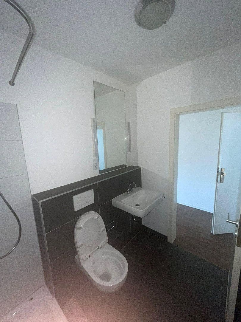 Pronájem bytu 1+1 30 m², Wuppertal, Severní Porýní-Vestfálsko Pronájem bytu 1+1 30 m², Wuppertal, Severní Porýní-Vestfálsko