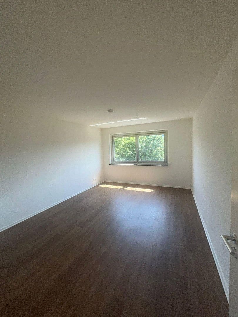 Pronájem bytu 1+1 30 m², Wuppertal, Severní Porýní-Vestfálsko Pronájem bytu 1+1 30 m², Wuppertal, Severní Porýní-Vestfálsko