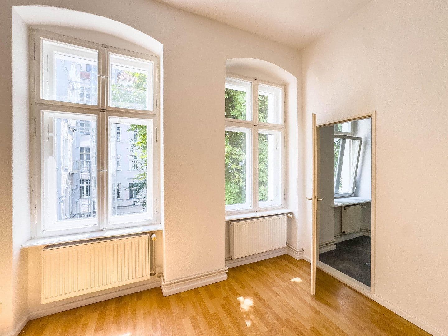 Prodej bytu 1+1 33 m², Hermanstraße 56, Berlin, Berlín Prodej bytu 1+1 33 m², Hermanstraße 56, Berlin, Berlín
