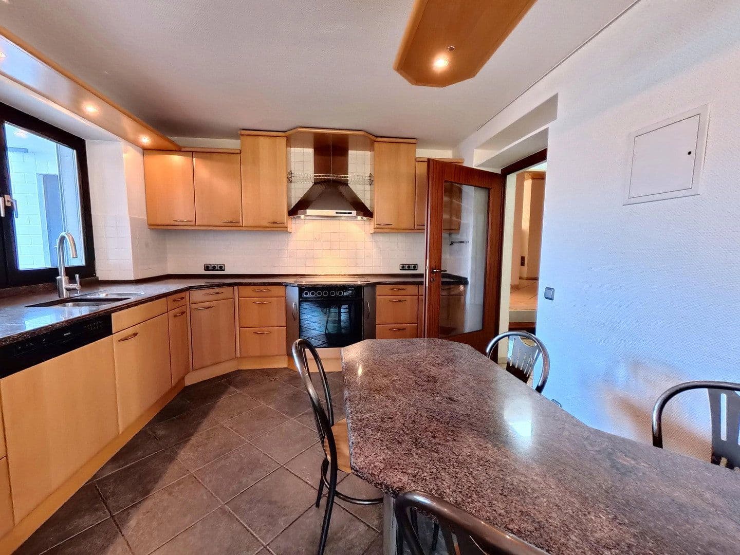 Pronájem domu 232 m², pozemek 180 m², Neustadt am Rübenberge, Dolní Sasko Pronájem domu 232 m², pozemek 180 m², Neustadt am Rübenberge, Dolní Sasko