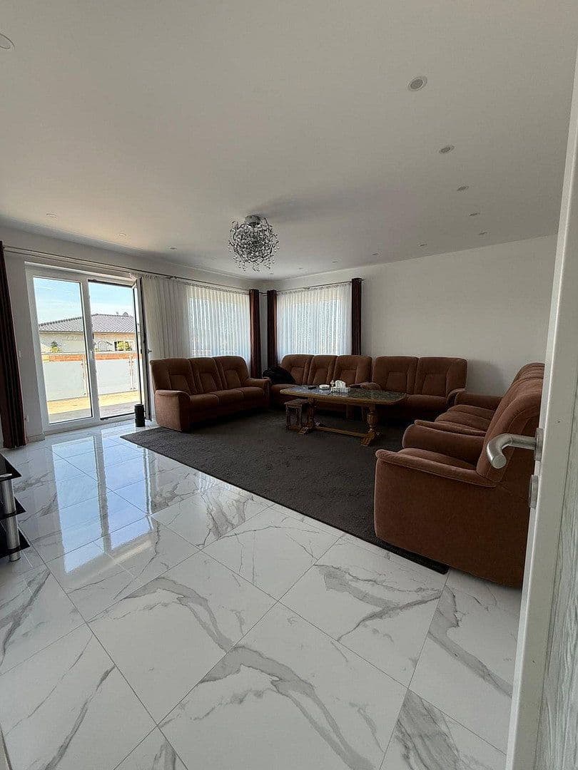 Pronájem bytu 2+kk 90 m², Friedrich-Ebert-Str. 15, Pohlheim, Hessen Pronájem bytu 2+kk 90 m², Friedrich-Ebert-Str. 15, Pohlheim, Hessen