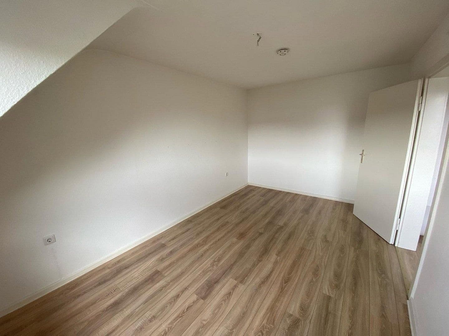 Pronájem bytu 2+1 41 m², Bibienastraße, Mannheim, Bádensko-Württembersko Pronájem bytu 2+1 41 m², Bibienastraße, Mannheim, Bádensko-Württembersko