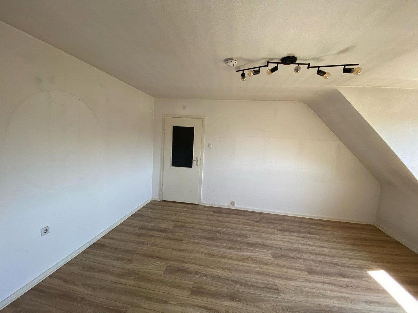 Pronájem bytu 2+1 41 m², Bibienastraße, Mannheim, Bádensko-Württembersko Pronájem bytu 2+1 41 m², Bibienastraße, Mannheim, Bádensko-Württembersko