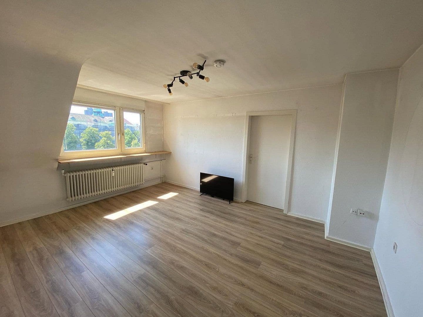 Pronájem bytu 2+1 41 m², Bibienastraße, Mannheim, Bádensko-Württembersko Pronájem bytu 2+1 41 m², Bibienastraße, Mannheim, Bádensko-Württembersko