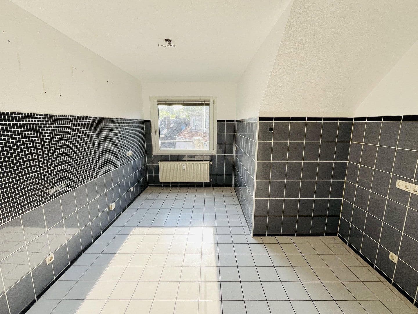 Pronájem bytu 3+1 165 m², Moselstraße 9, Duisburg, Severní Porýní-Vestfálsko Pronájem bytu 3+1 165 m², Moselstraße 9, Duisburg, Severní Porýní-Vestfálsko