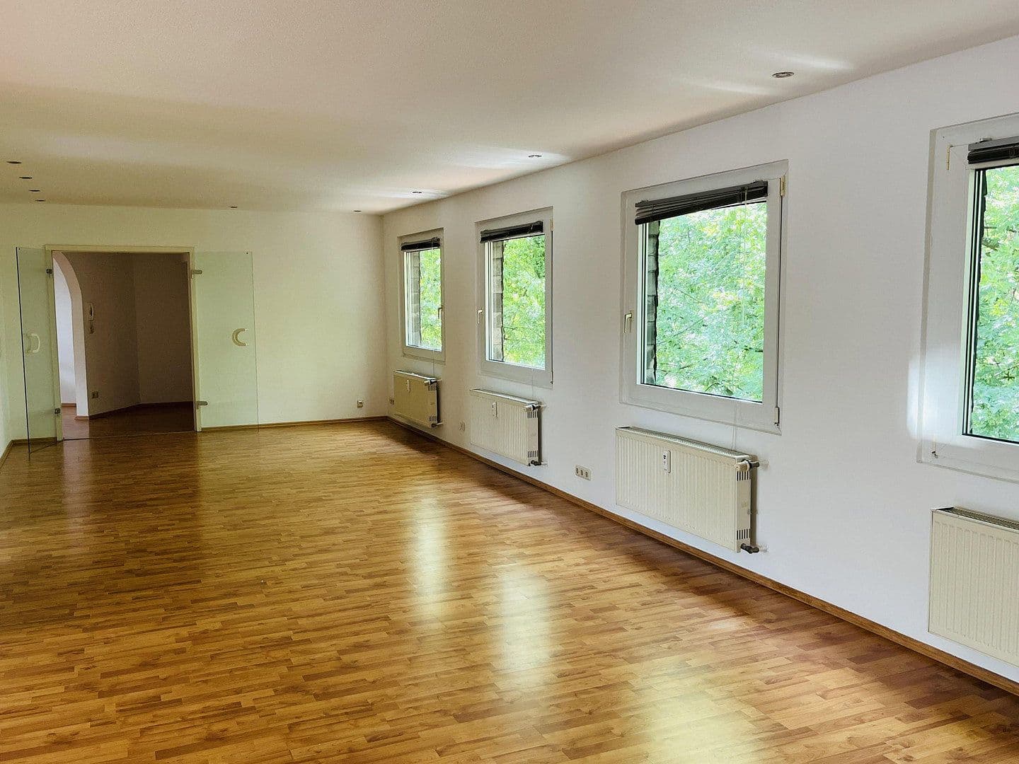 Pronájem bytu 3+1 165 m², Moselstraße 9, Duisburg, Severní Porýní-Vestfálsko Pronájem bytu 3+1 165 m², Moselstraße 9, Duisburg, Severní Porýní-Vestfálsko