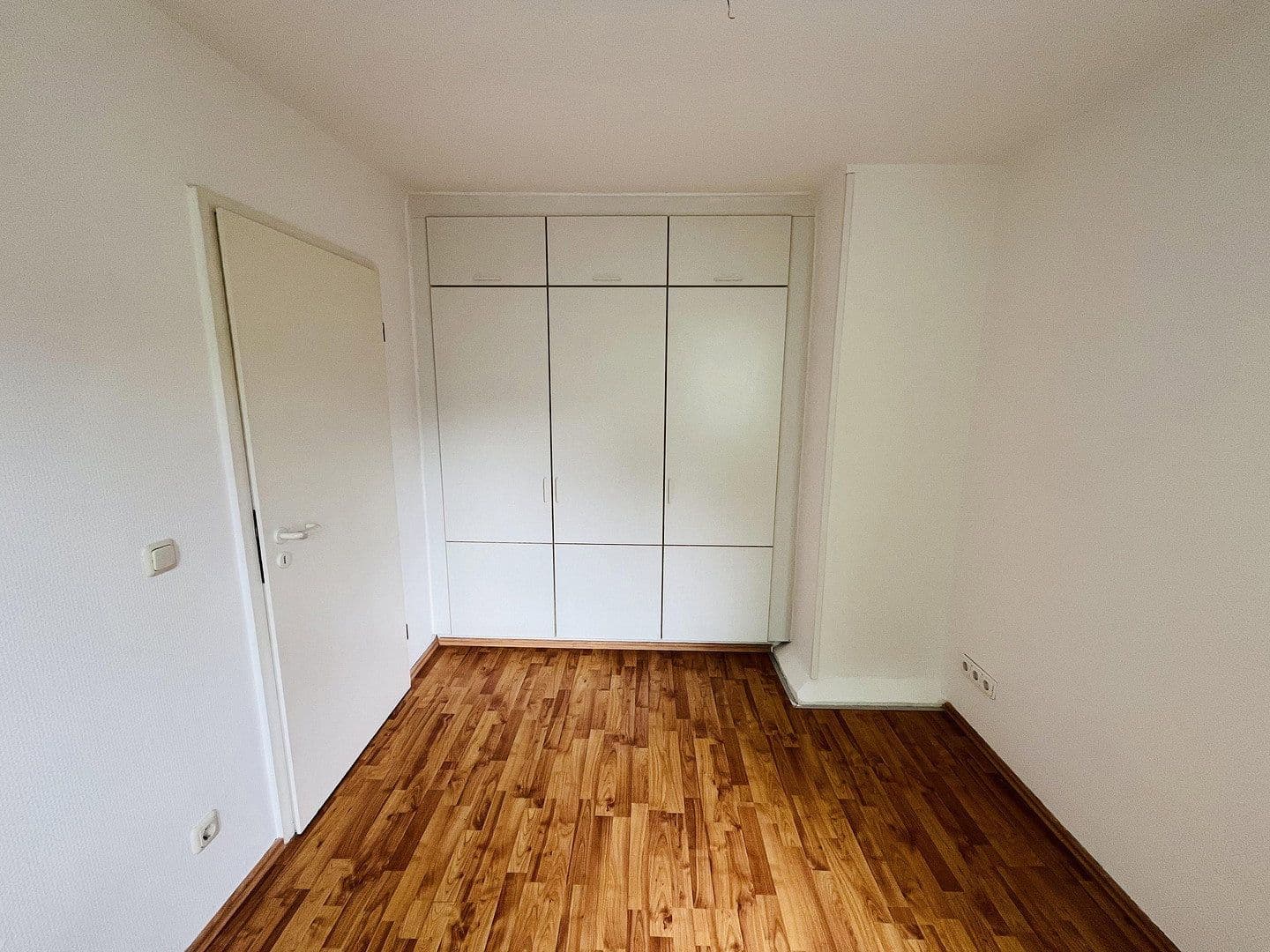 Pronájem bytu 3+1 165 m², Moselstraße 9, Duisburg, Severní Porýní-Vestfálsko Pronájem bytu 3+1 165 m², Moselstraße 9, Duisburg, Severní Porýní-Vestfálsko