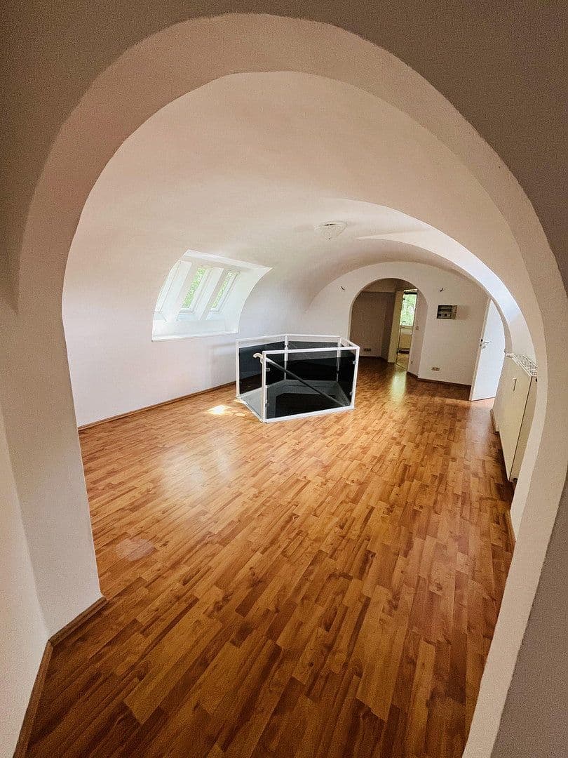 Pronájem bytu 3+1 165 m², Moselstraße 9, Duisburg, Severní Porýní-Vestfálsko Pronájem bytu 3+1 165 m², Moselstraße 9, Duisburg, Severní Porýní-Vestfálsko