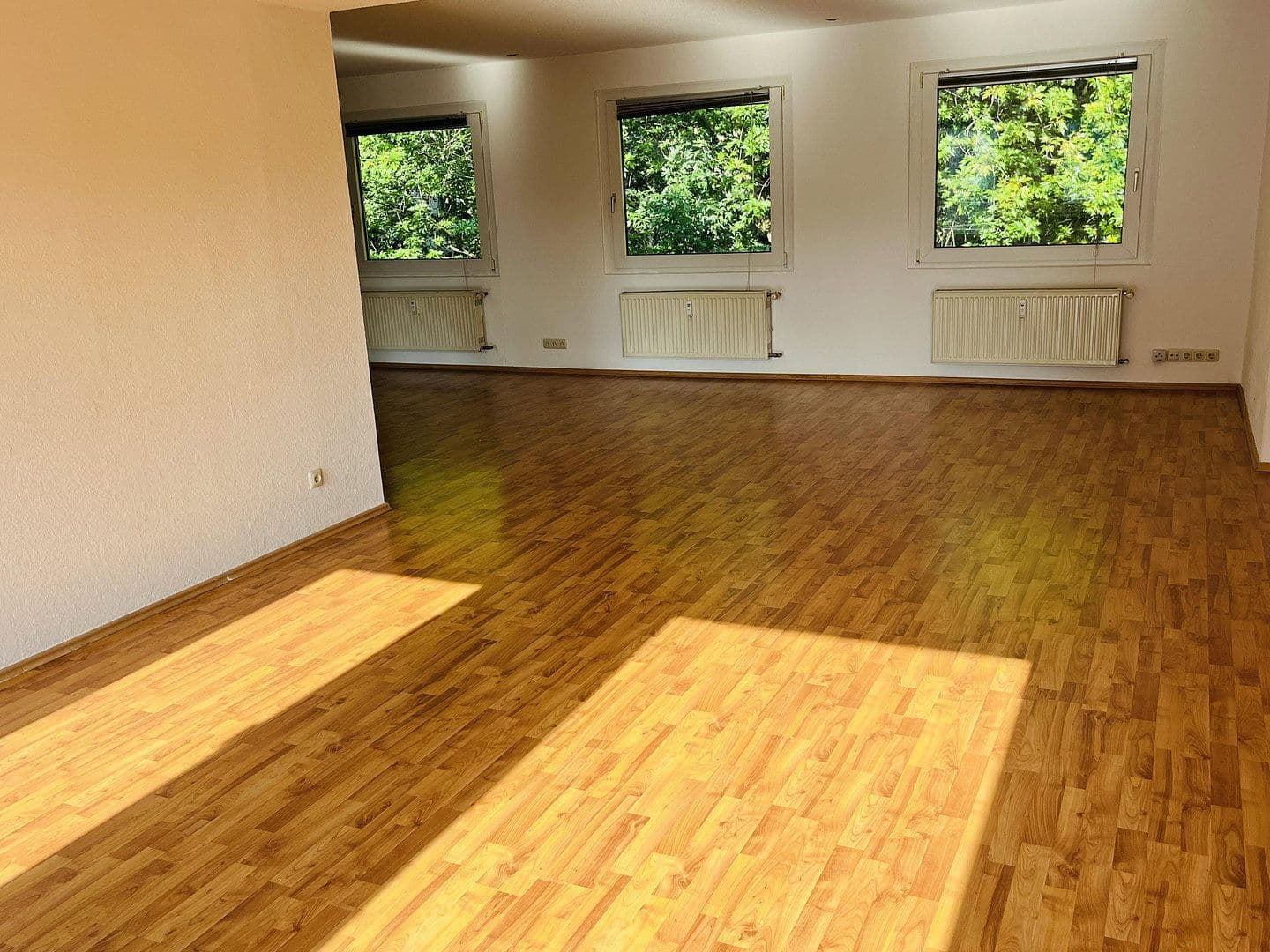 Pronájem bytu 3+1 165 m², Moselstraße 9, Duisburg, Severní Porýní-Vestfálsko Pronájem bytu 3+1 165 m², Moselstraße 9, Duisburg, Severní Porýní-Vestfálsko