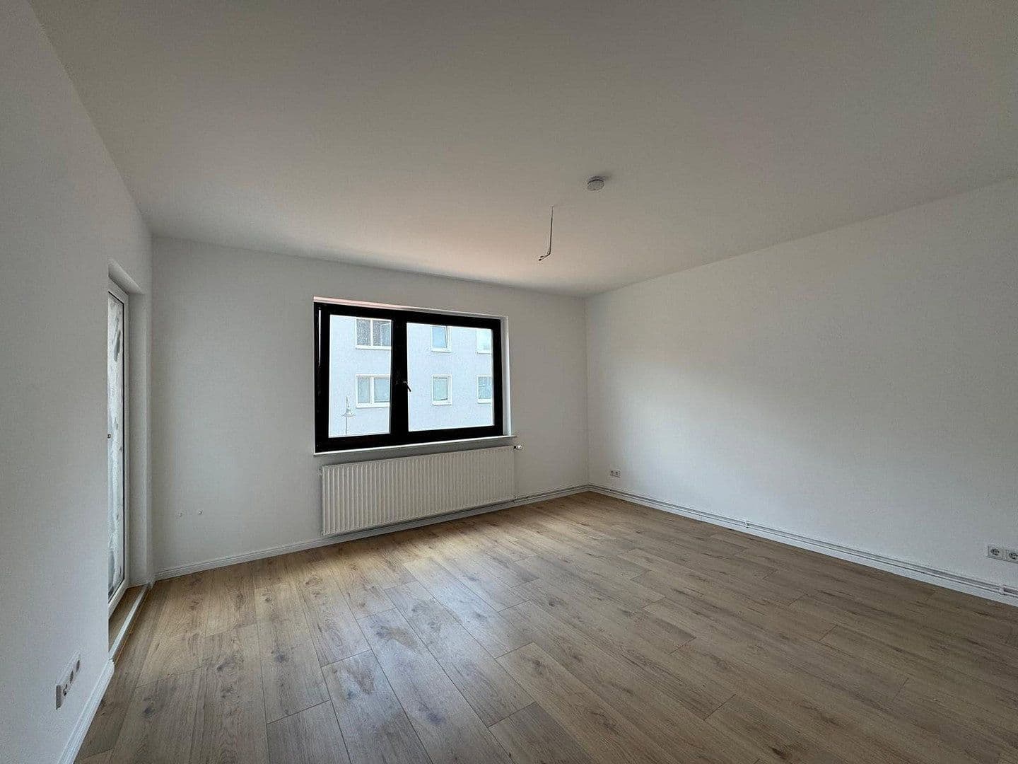 Pronájem bytu 2+1 53 m², Föhrenstraße 27, Bremen, Bremen Pronájem bytu 2+1 53 m², Föhrenstraße 27, Bremen, Bremen