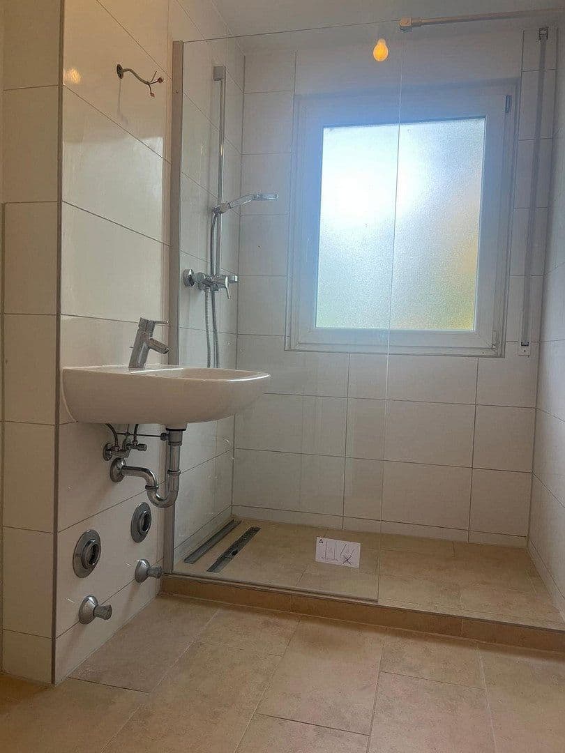 Pronájem bytu 3+kk 85 m², Brandenburgerstr. 2, Esslingen am Neckar, Bádensko-Württembersko Pronájem bytu 3+kk 85 m², Brandenburgerstr. 2, Esslingen am Neckar, Bádensko-Württembersko
