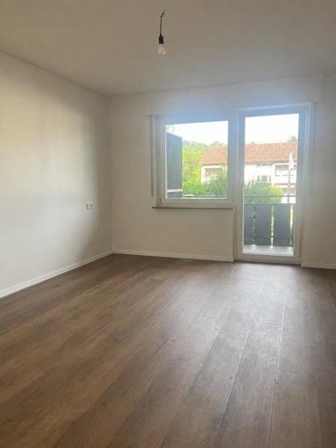 Pronájem bytu 3+kk 85 m², Brandenburgerstr. 2, Esslingen am Neckar, Bádensko-Württembersko Pronájem bytu 3+kk 85 m², Brandenburgerstr. 2, Esslingen am Neckar, Bádensko-Württembersko