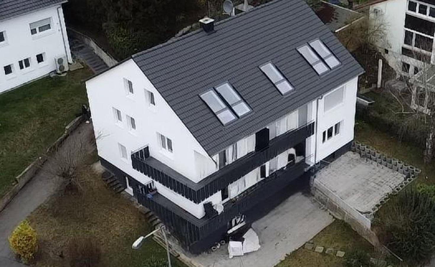 Pronájem bytu 3+kk 85 m², Brandenburgerstr. 2, Esslingen am Neckar, Bádensko-Württembersko Pronájem bytu 3+kk 85 m², Brandenburgerstr. 2, Esslingen am Neckar, Bádensko-Württembersko