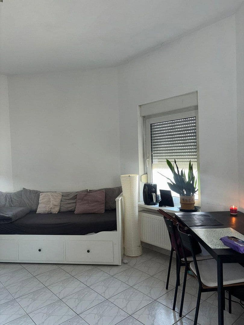 Pronájem bytu 2+1 33 m², Oppenheimer Landstr. 102, Frankfurt, Hessen Pronájem bytu 2+1 33 m², Oppenheimer Landstr. 102, Frankfurt, Hessen