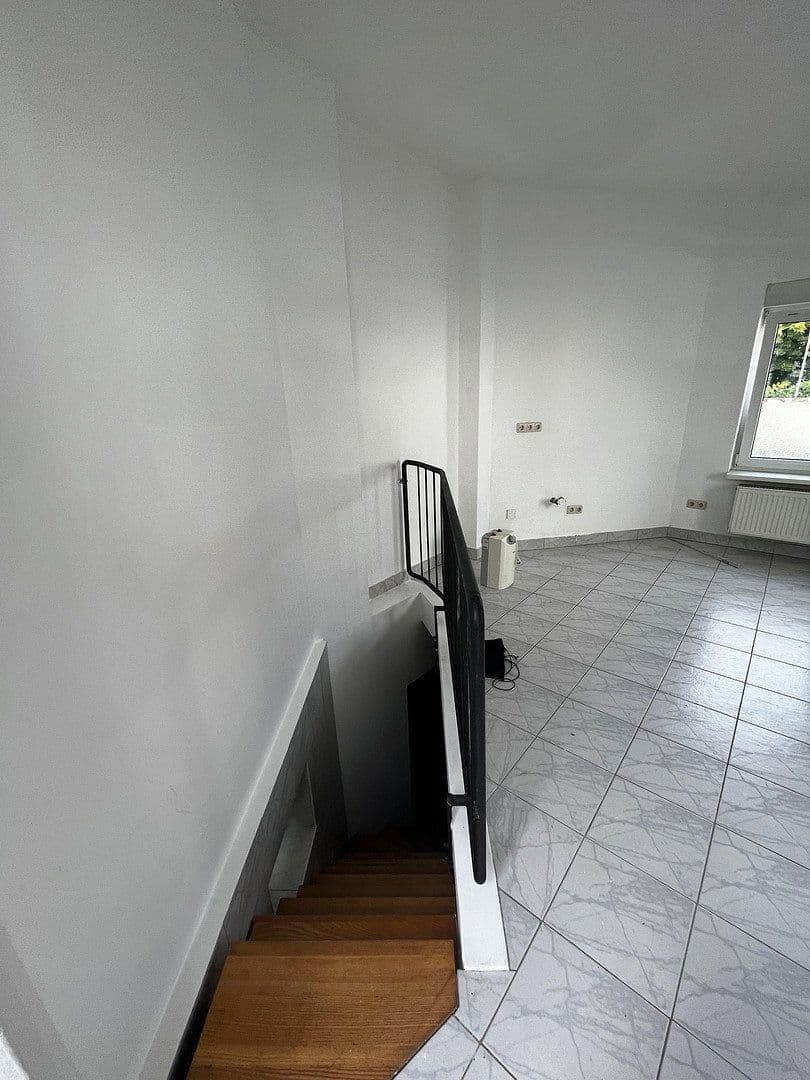 Pronájem bytu 2+1 33 m², Oppenheimer Landstr. 102, Frankfurt, Hessen Pronájem bytu 2+1 33 m², Oppenheimer Landstr. 102, Frankfurt, Hessen