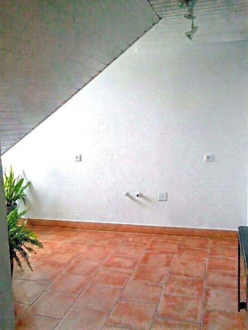 Prodej bytu 4+1 88 m², Koblenz, Porýní-Falc Prodej bytu 4+1 88 m², Koblenz, Porýní-Falc