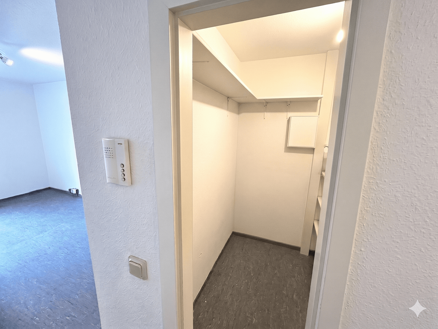 Pronájem bytu 1+kk 25 m², Pluwiger Strasse 16, Trier, Porýní-Falc Pronájem bytu 1+kk 25 m², Pluwiger Strasse 16, Trier, Porýní-Falc