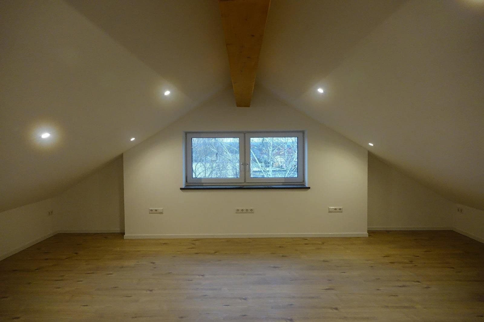 Prodej bytu 4+kk 172 m², Bad Schönborn, Bádensko-Württembersko Prodej bytu 4+kk 172 m², Bad Schönborn, Bádensko-Württembersko