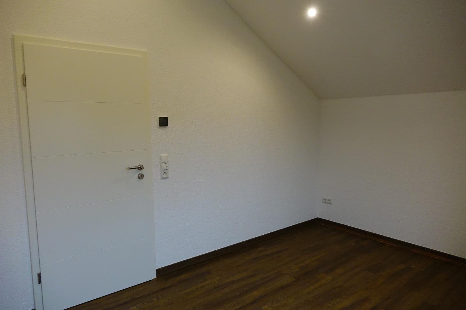 Prodej bytu 4+kk 172 m², Bad Schönborn, Bádensko-Württembersko Prodej bytu 4+kk 172 m², Bad Schönborn, Bádensko-Württembersko