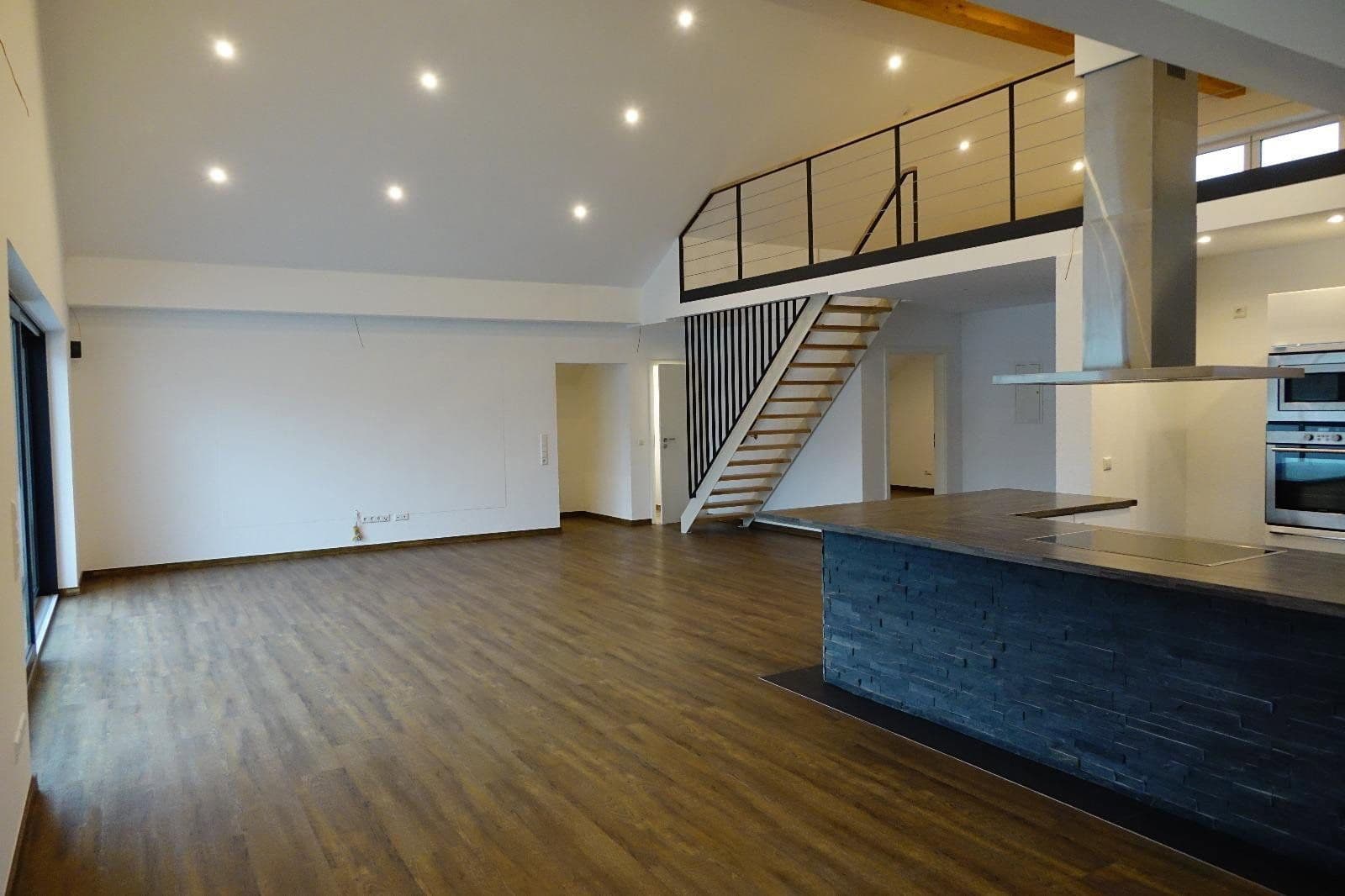 Prodej bytu 4+kk 172 m², Bad Schönborn, Bádensko-Württembersko Prodej bytu 4+kk 172 m², Bad Schönborn, Bádensko-Württembersko