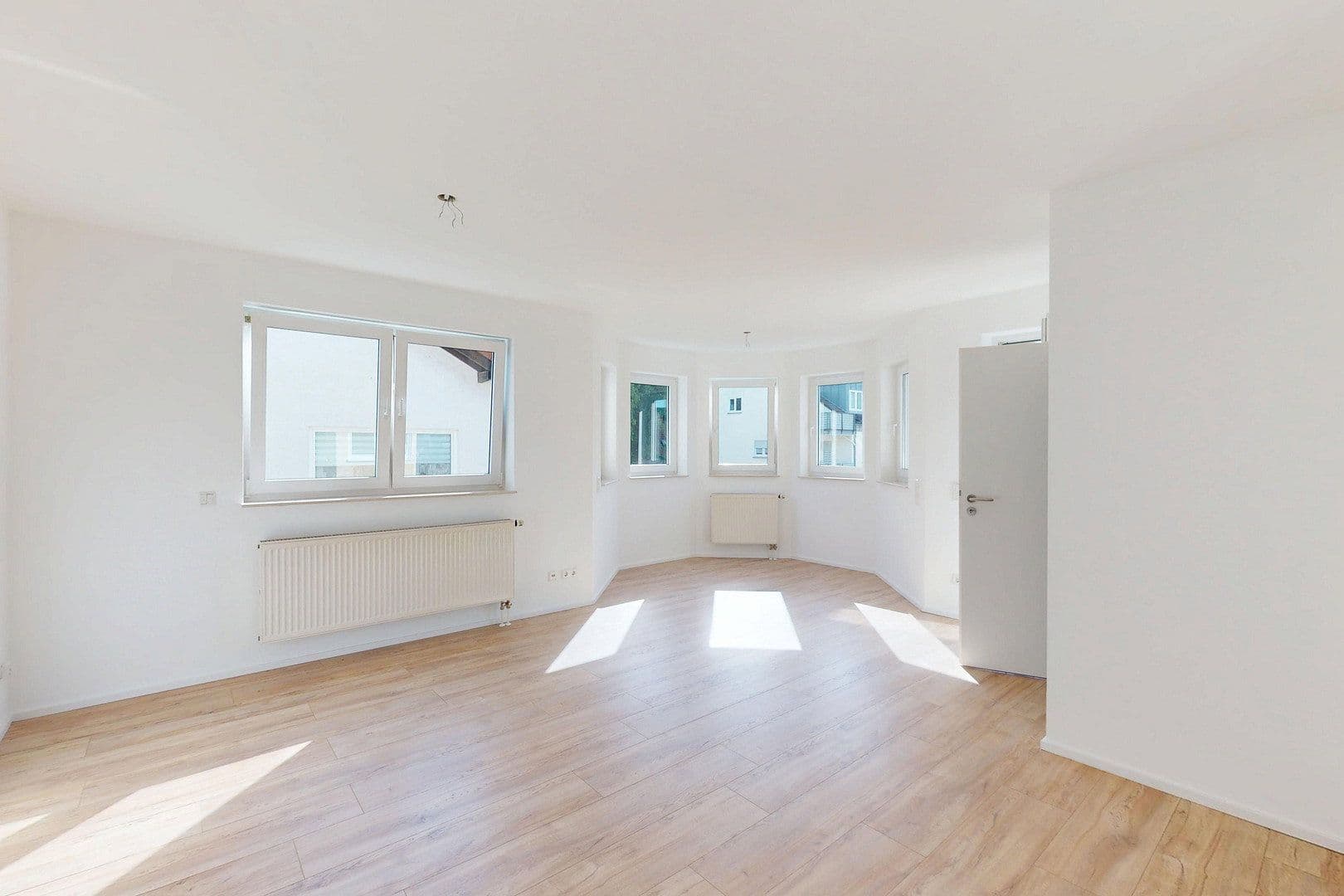 Pronájem bytu 3+1 82 m², Heinrich-Heine-Str. 25, Lohmar, Severní Porýní-Vestfálsko Pronájem bytu 3+1 82 m², Heinrich-Heine-Str. 25, Lohmar, Severní Porýní-Vestfálsko