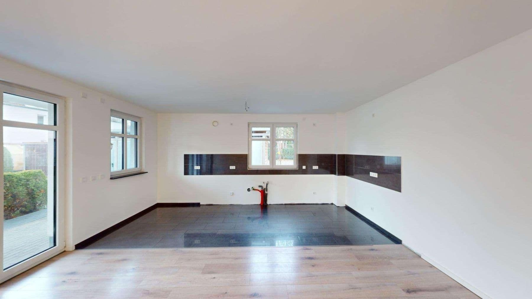 Pronájem bytu 3+1 100 m², Triglawstraße 14, Berlin, Berlín Pronájem bytu 3+1 100 m², Triglawstraße 14, Berlin, Berlín