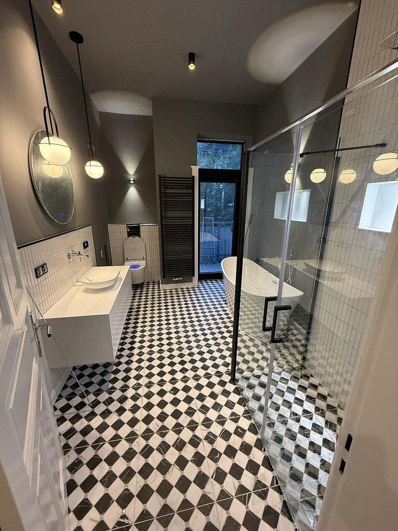 Pronájem bytu 3+1 80 m², Holtenauer Straße 213, Kiel, Šlesvicko-Holštýnsko Pronájem bytu 3+1 80 m², Holtenauer Straße 213, Kiel, Šlesvicko-Holštýnsko