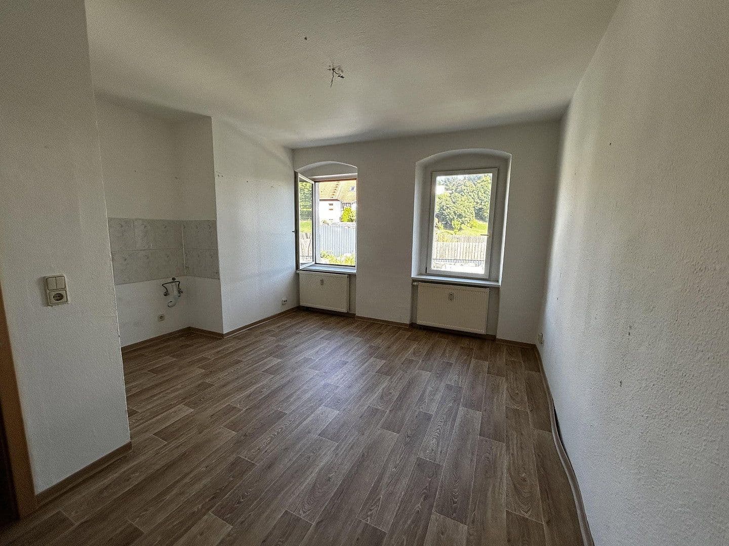 Pronájem bytu 2+1 39 m², Leipziger Straße 8, Döbeln, Sasko Pronájem bytu 2+1 39 m², Leipziger Straße 8, Döbeln, Sasko