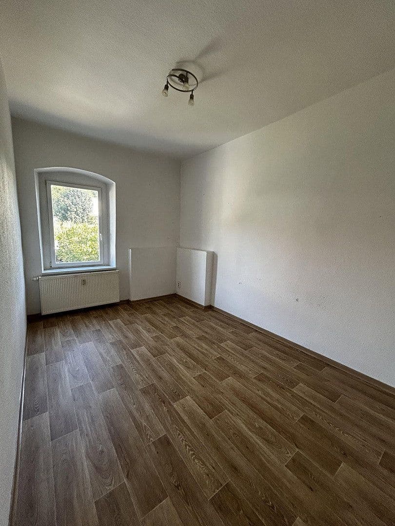Pronájem bytu 2+1 39 m², Leipziger Straße 8, Döbeln, Sasko Pronájem bytu 2+1 39 m², Leipziger Straße 8, Döbeln, Sasko