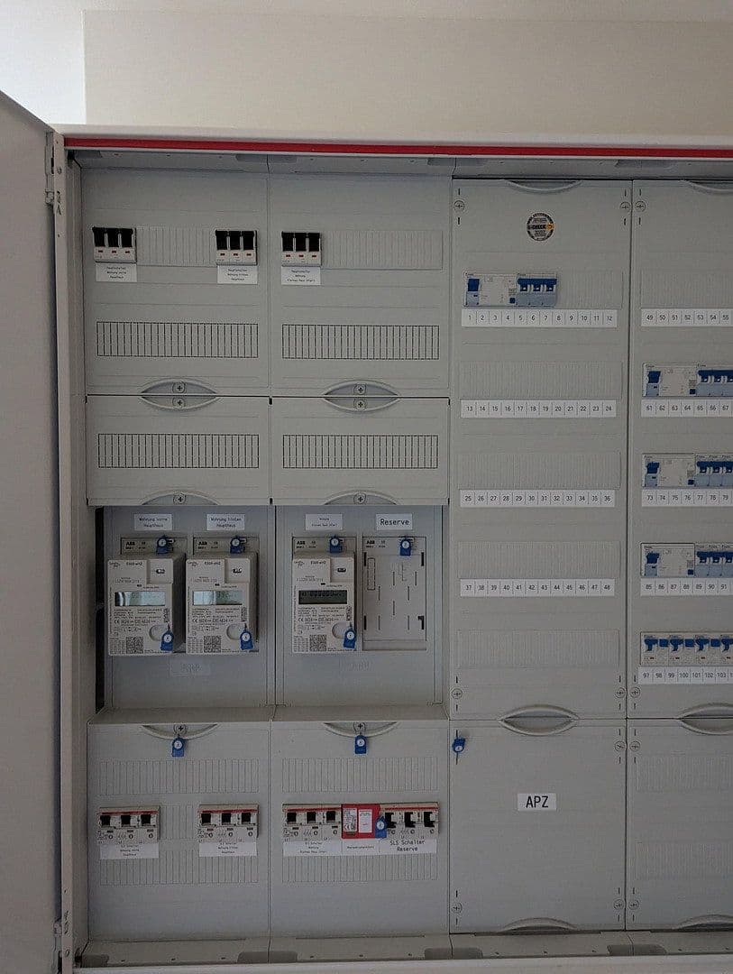 Prodej domu 230 m², pozemek 3.200 m², Hude (Oldenburg), Dolní Sasko Prodej domu 230 m², pozemek 3.200 m², Hude (Oldenburg), Dolní Sasko