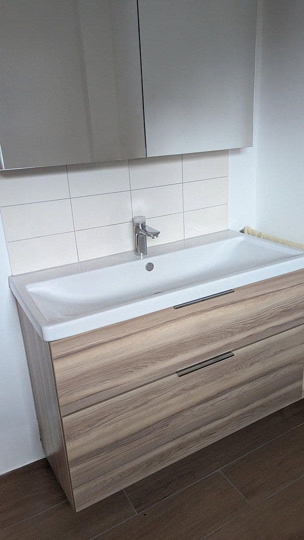 Prodej domu 230 m², pozemek 3.200 m², Hude (Oldenburg), Dolní Sasko Prodej domu 230 m², pozemek 3.200 m², Hude (Oldenburg), Dolní Sasko