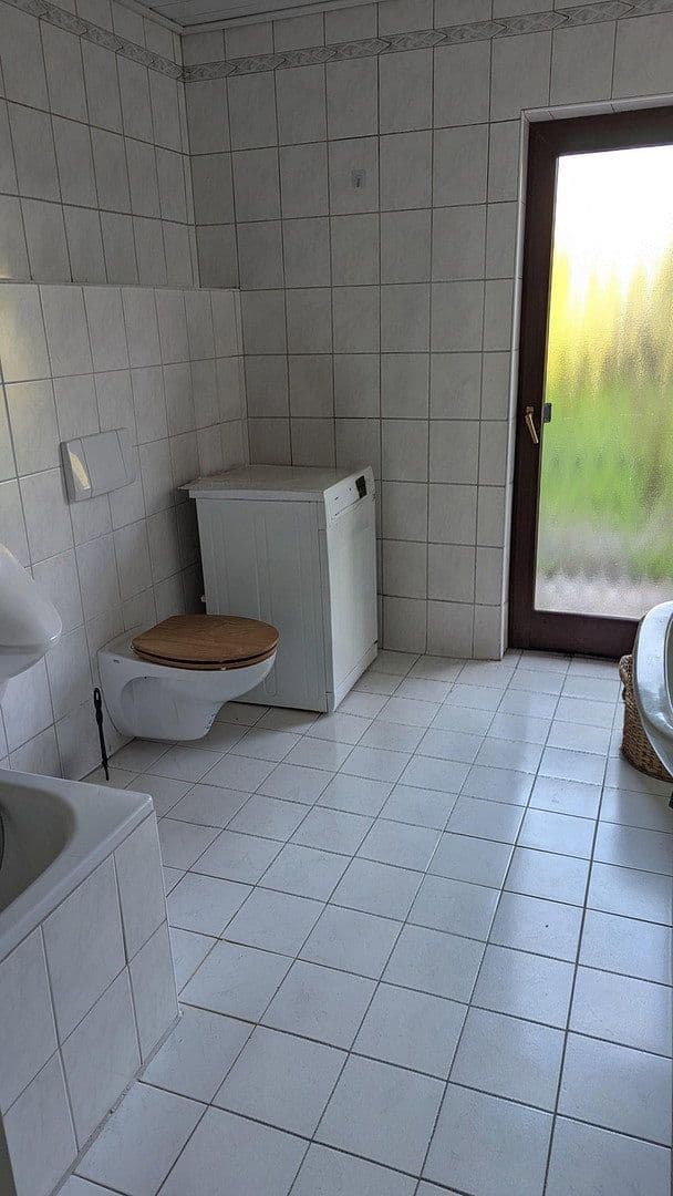 Prodej domu 230 m², pozemek 3.200 m², Hude (Oldenburg), Dolní Sasko Prodej domu 230 m², pozemek 3.200 m², Hude (Oldenburg), Dolní Sasko
