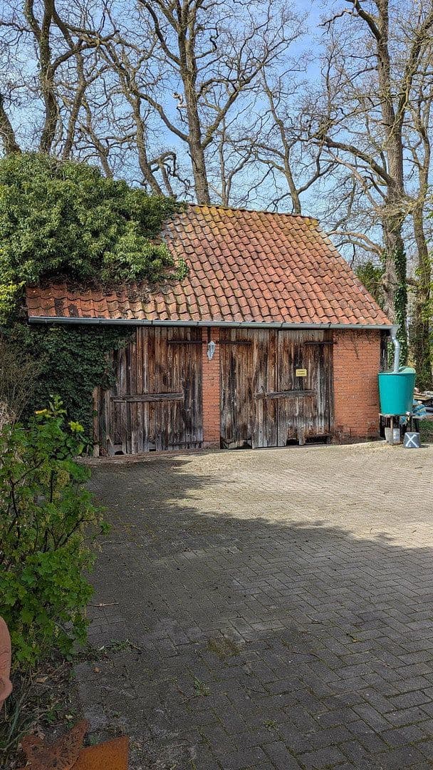 Prodej domu 230 m², pozemek 3.200 m², Hude (Oldenburg), Dolní Sasko Prodej domu 230 m², pozemek 3.200 m², Hude (Oldenburg), Dolní Sasko
