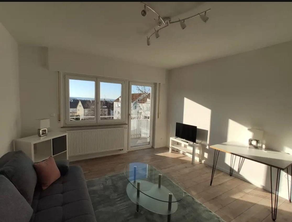 Pronájem bytu 1+1 32 m², Deidesheimer Straße 15, Stuttgart Weilimdorf, Bádensko-Württembersko Pronájem bytu 1+1 32 m², Deidesheimer Straße 15, Stuttgart Weilimdorf, Bádensko-Württembersko