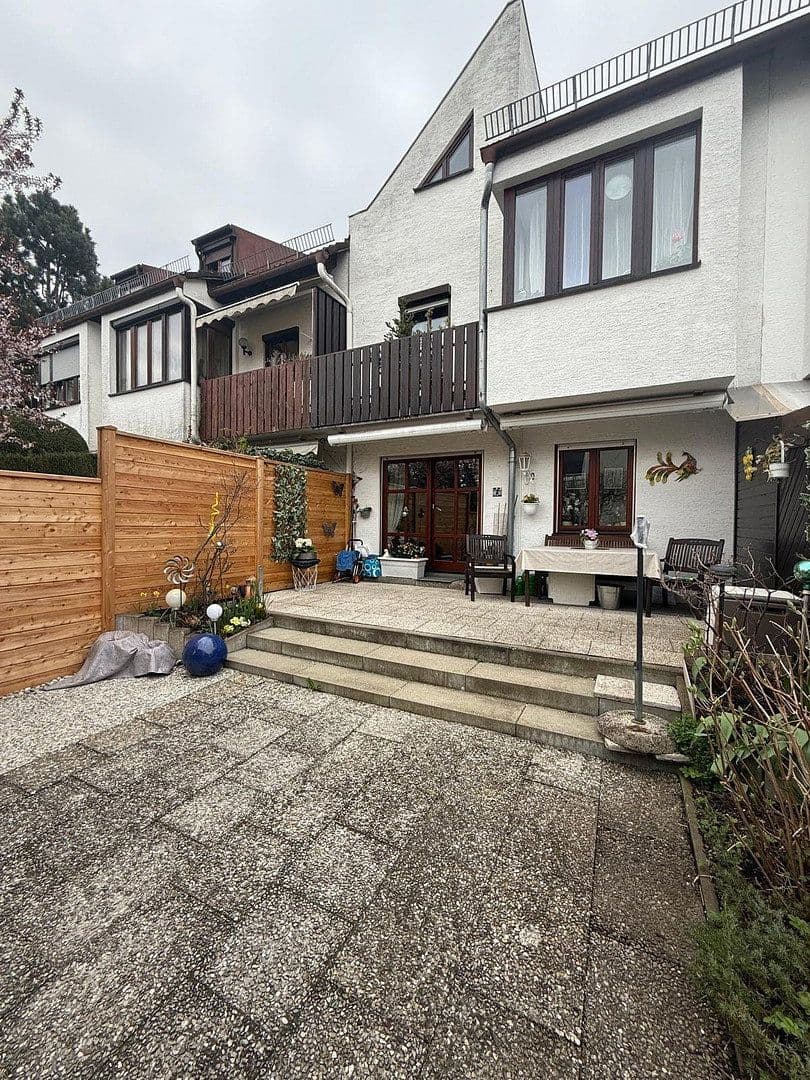Prodej domu 156 m², pozemek 140 m², München, Bavorsko Prodej domu 156 m², pozemek 140 m², München, Bavorsko