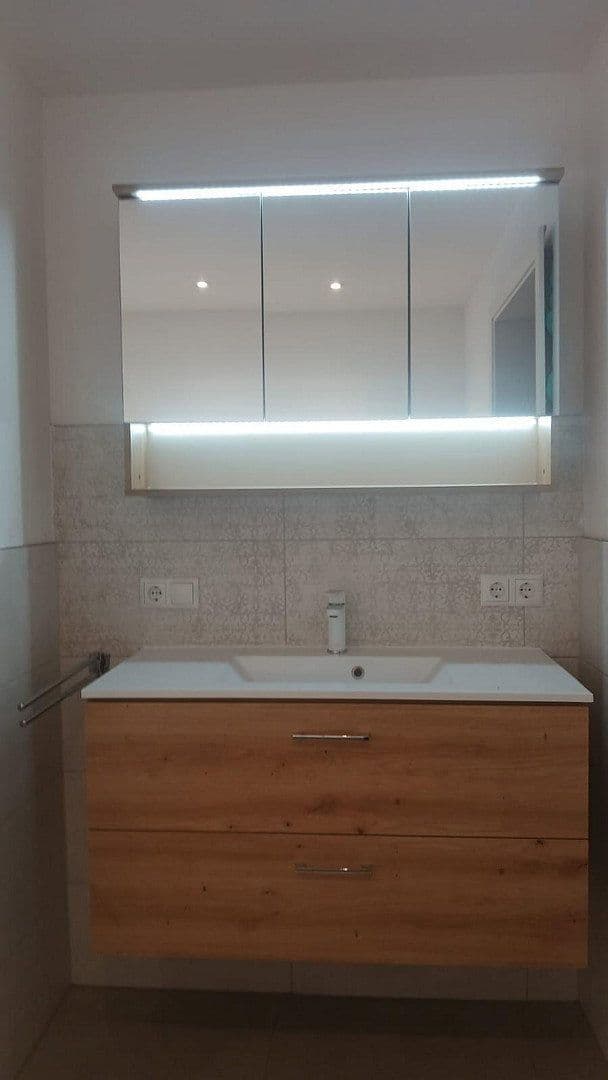 Pronájem bytu 2+1 100 m², Leutenbergstraße 2, Kammlach, Bavorsko Pronájem bytu 2+1 100 m², Leutenbergstraße 2, Kammlach, Bavorsko