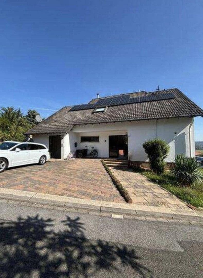 Prodej domu 300 m², pozemek 741 m², Laubenheim, Porýní-Falc Prodej domu 300 m², pozemek 741 m², Laubenheim, Porýní-Falc