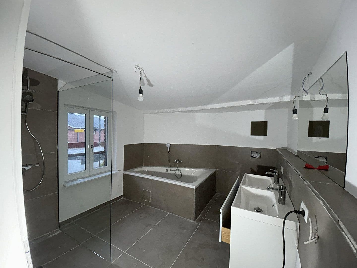 Pronájem bytu 3+kk 130 m², Schlutuper Kirchstraße 3, LÜBECK, Šlesvicko-Holštýnsko Pronájem bytu 3+kk 130 m², Schlutuper Kirchstraße 3, LÜBECK, Šlesvicko-Holštýnsko