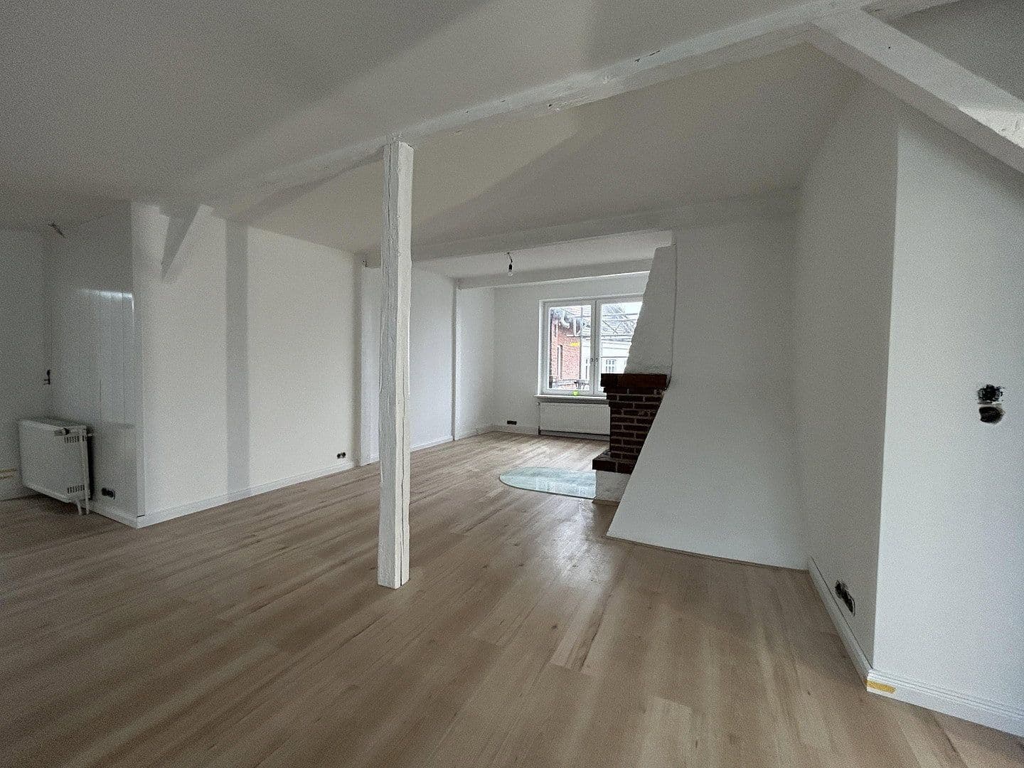 Pronájem bytu 3+kk 130 m², Schlutuper Kirchstraße 3, LÜBECK, Šlesvicko-Holštýnsko Pronájem bytu 3+kk 130 m², Schlutuper Kirchstraße 3, LÜBECK, Šlesvicko-Holštýnsko