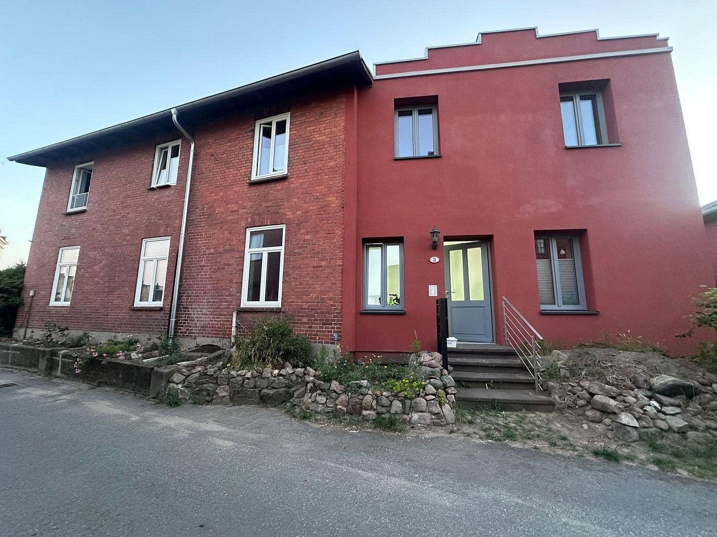 Pronájem bytu 3+kk 130 m², Schlutuper Kirchstraße 3, LÜBECK, Šlesvicko-Holštýnsko Pronájem bytu 3+kk 130 m², Schlutuper Kirchstraße 3, LÜBECK, Šlesvicko-Holštýnsko