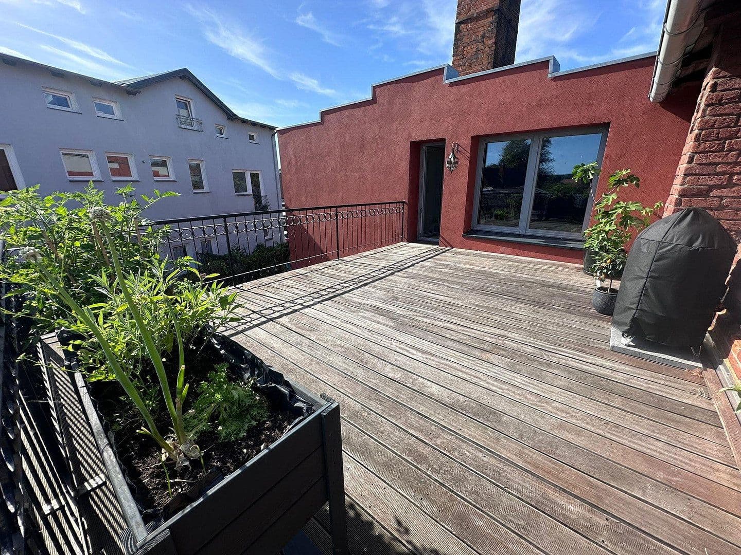Pronájem bytu 3+kk 130 m², Schlutuper Kirchstraße 3, LÜBECK, Šlesvicko-Holštýnsko Pronájem bytu 3+kk 130 m², Schlutuper Kirchstraße 3, LÜBECK, Šlesvicko-Holštýnsko