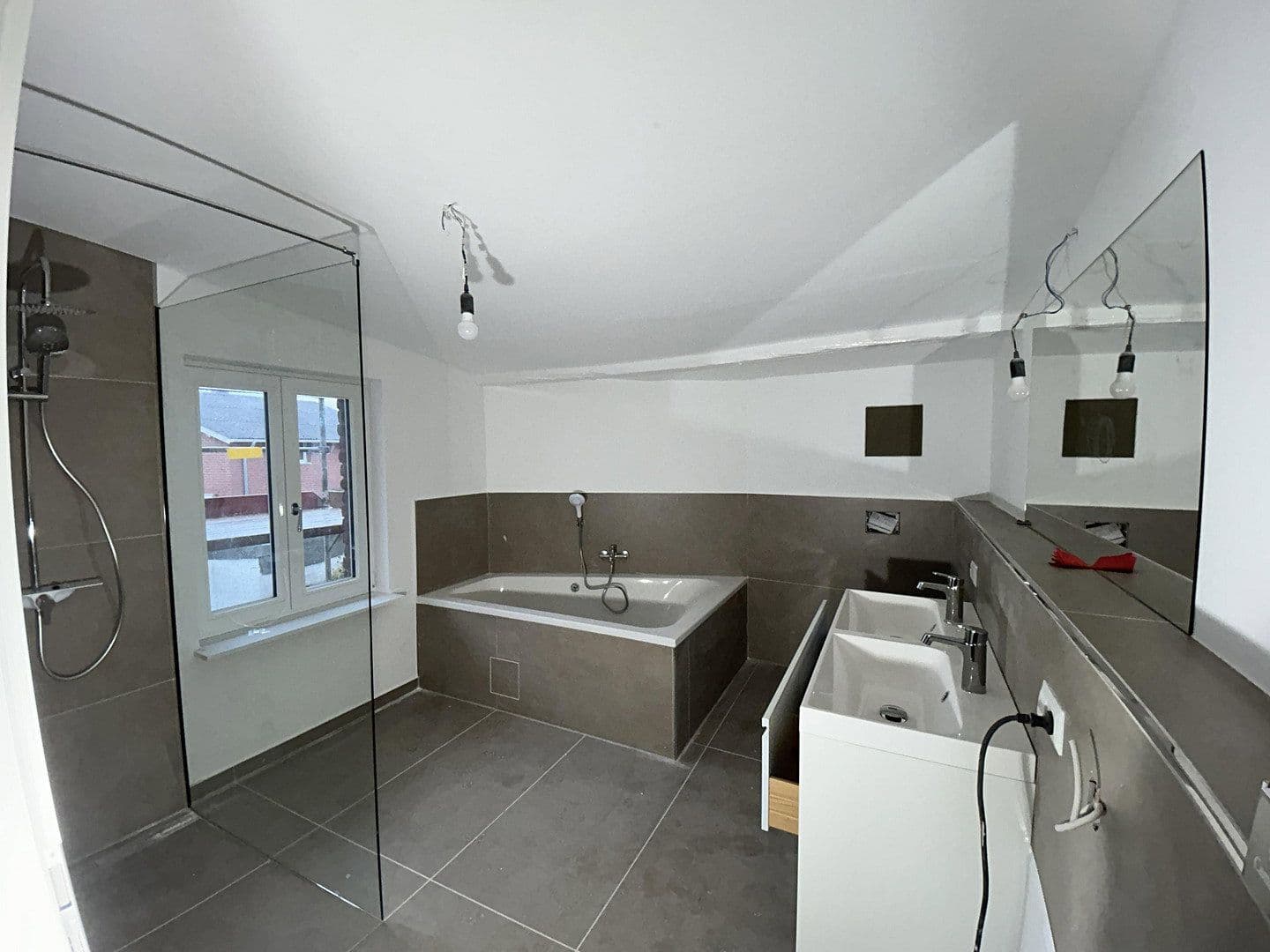 Pronájem bytu 3+kk 130 m², Schlutuper Kirchstraße 3, LÜBECK, Šlesvicko-Holštýnsko Pronájem bytu 3+kk 130 m², Schlutuper Kirchstraße 3, LÜBECK, Šlesvicko-Holštýnsko