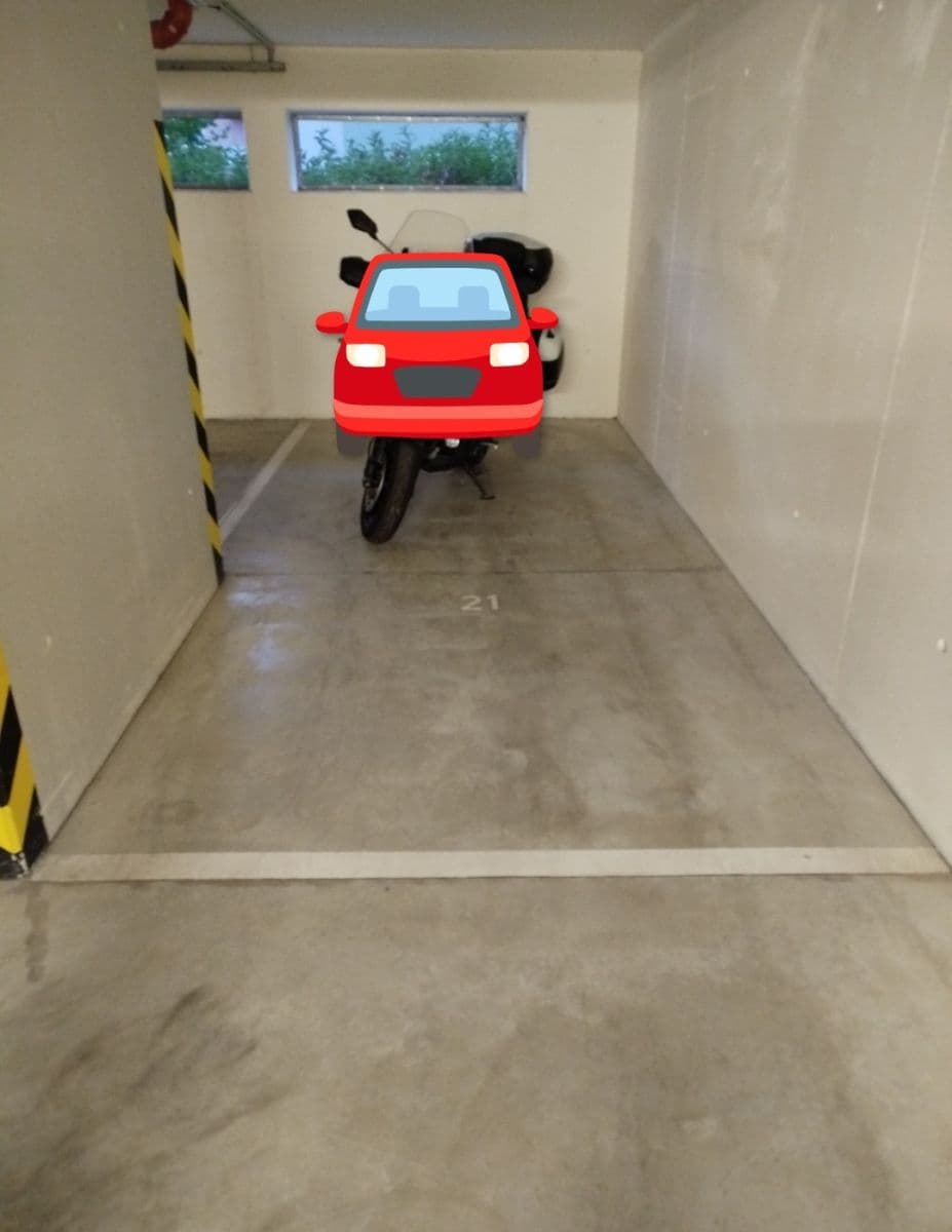 Pronájem garáže 12 m², Křepelčí, Brno, Jihomoravský kraj Pronájem garáže 12 m², Křepelčí, Brno, Jihomoravský kraj